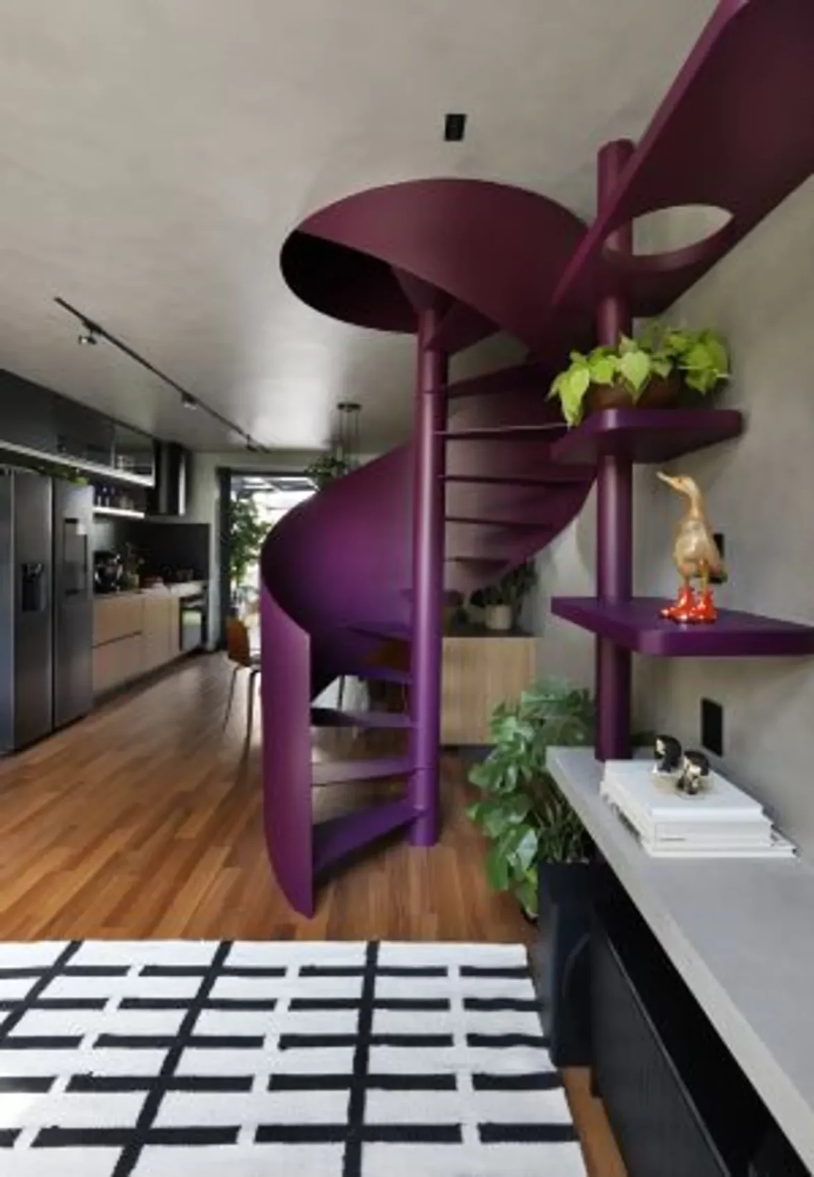 Inovação, cores intensas e design arrojado marcam projeto do Studio 92 Arquitetura na Granja Viana