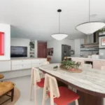 Marcenaria em apartamento: projeto de Duda Senna