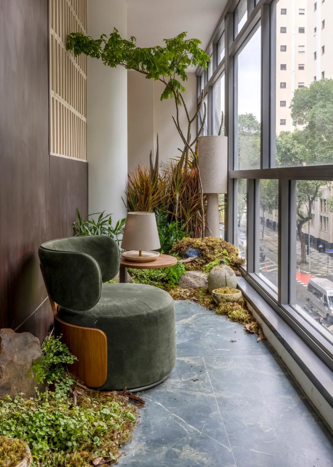 Na CASACOR Rio 2026, acessibilidade, design e afeto dão forma a um novo jeito de morar