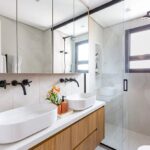 10 razões para incluir um armário com espelho no projeto do banheiro