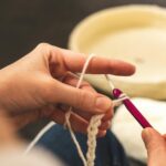 Como fazer crochê: pontos básicos, materiais e ideias para decorar a casa