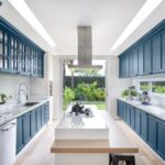 Cozinha azul: 10 ideias de tons, combinações e onde aplicar a cor