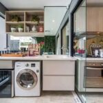 Cozinha com lavanderia: 20 fotos + dicas para organizar e separar os ambientes