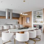 Cozinha conceito aberto: vantagens, limitações e dicas de projeto