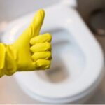 Do truque viral à limpeza eficiente: Mitos e verdades sobre a limpeza do banheiro