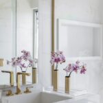 Dourado segue com presença atemporal e elegante no décor contemporâneo