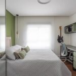 Escrivaninha para quarto: tipos, como escolher e +12 ideias de decoração