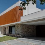 Fachadas modernas: o que usar, como cuidar e 20 inspirações