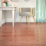 Piso vinílico: diferenças, cuidados com água e limpeza