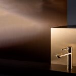 Roca apresenta na Expo Revestir 2026 o portfólio mais abrangente de louças e metais, do design assinado ao essencial