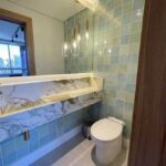 Studio e Micro-Apartamento: Como Adicionar um Lavabo com Sanicompact C4 e Sanitop Up