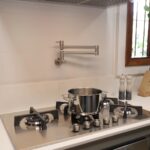 Torneira de parede: tendência das cozinhas profissionais para residências brasileiras